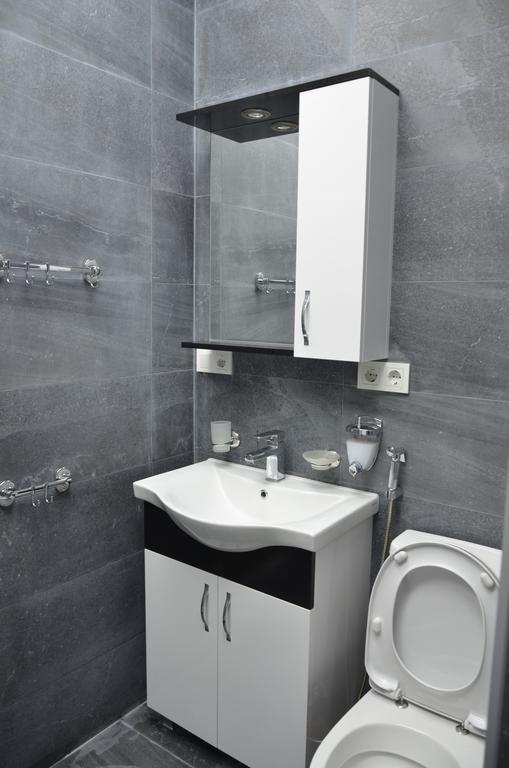 Studio "Black - White" Batumi Bagian luar foto