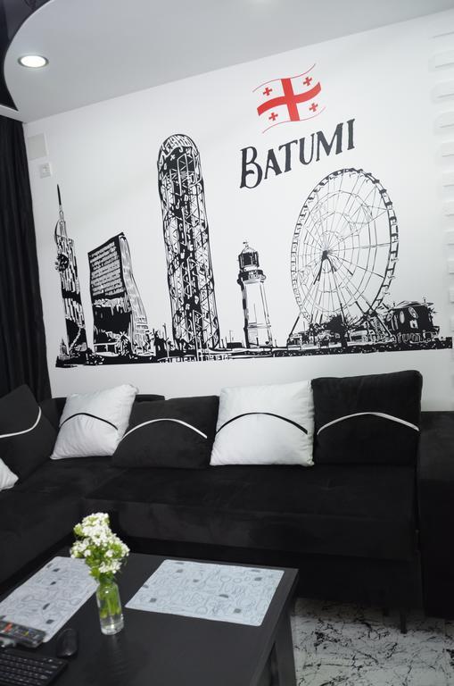 Studio "Black - White" Batumi Bagian luar foto