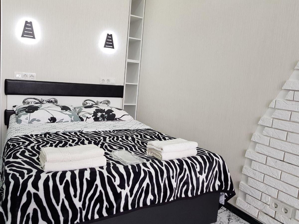 Studio "Black - White" Batumi Bagian luar foto